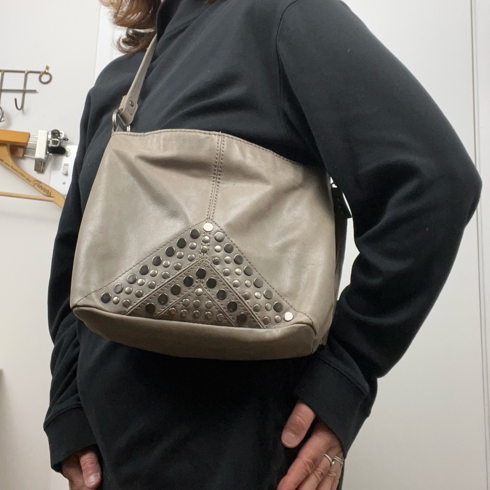 The Sak Studded Leather Indio Shoulder Bag size Small Gray Boho Y2K 90s Clubkid